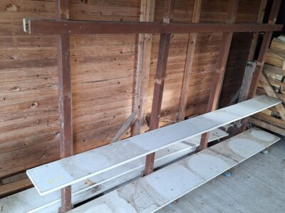 Rek 250 lengte 179 hoog 45 breed