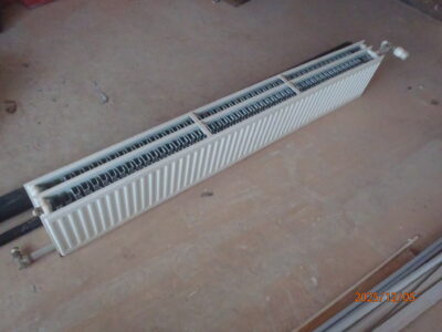 plaatstalen radiatoren met aansluitkoppelingen en beugels