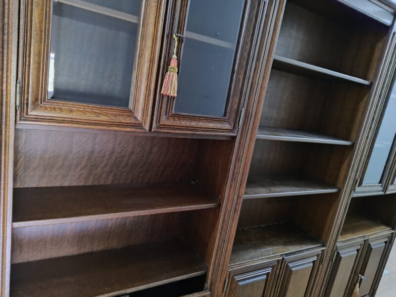 Boekenkasten en buffetkast