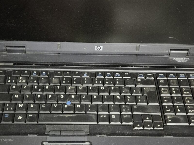 Oude HP laptop (workstation) – voor onderdelen of hobby