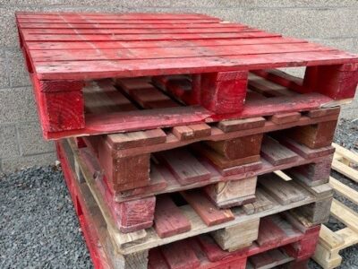 GRATIS ROOD GEVERFDE PALLETTEN